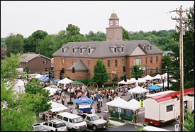 At the Main Street Festival in downtown Franklin, Tenn., enjoy arts and crafts vendors, entertainment, great food & drink, and fun for the entire family in historic downtown Franklin. 