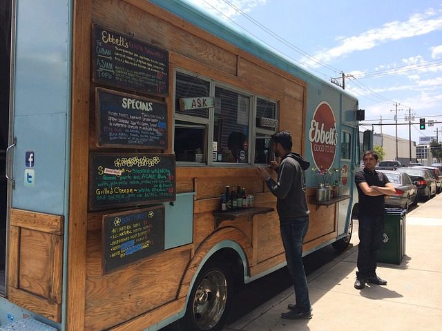 A food truck, restaurants in Brentwood, TN and Franklin, dining, shopping, community and things to do in Downtown Franklin, TN.
