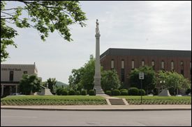 The square and Main Street, downtown Franklin, Tennessee.