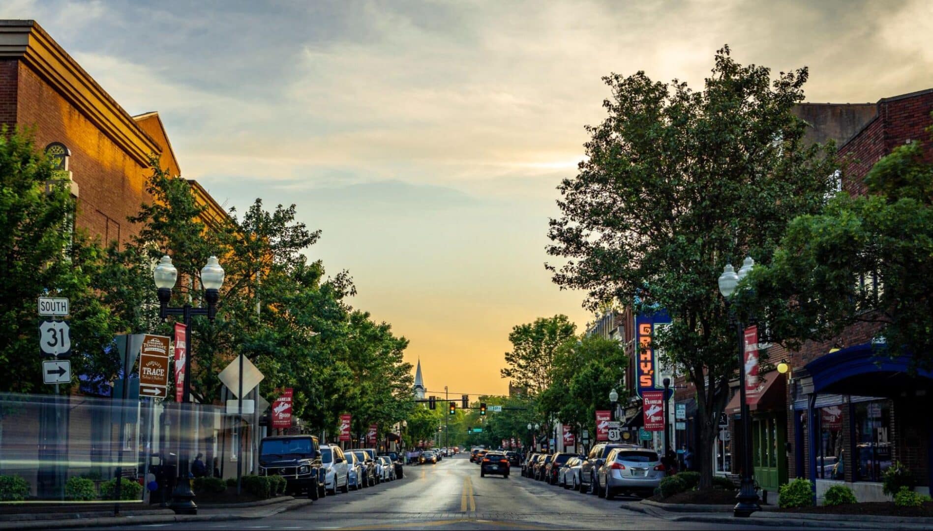 Downtown Franklin, find entertainment, restaurants, bars, live music, theatre events and more for a romantic date night!