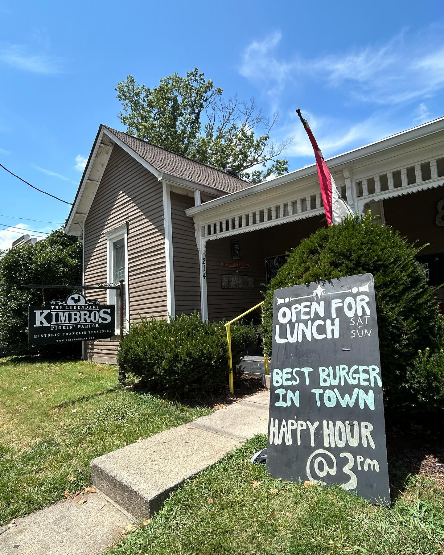 The Legendary Kimbro’s Pickin’ Parlor Downtown Franklin, Tenn.