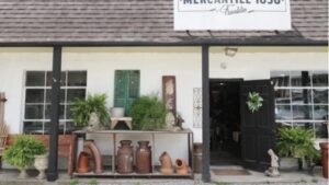 Mercantile 1858 is a Downtown Franklin shop offering furniture, found collectibles, on-trend home decor and locally made gifts you won't find elsewhere.