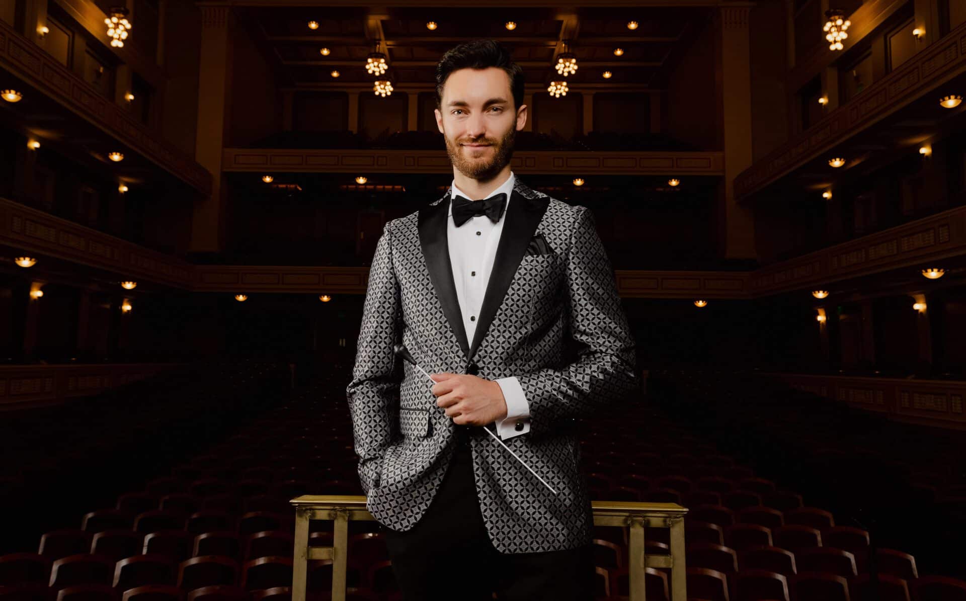 ENRICO LOPEZ-YAÑEZ, PRINCIPAL POPS CONDUCTOR NASHVILLE SYMPHONY