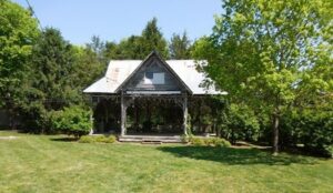Leiper's Fork Lawnchair Theatre.