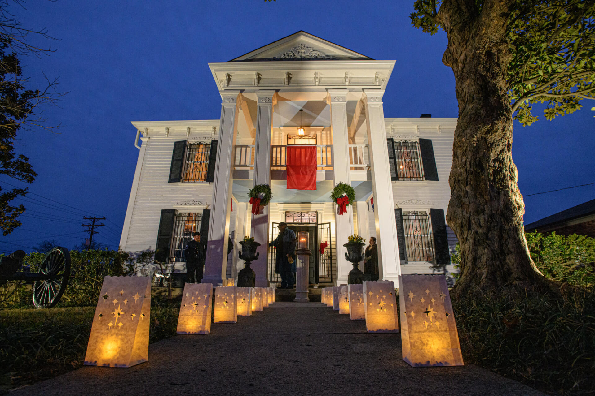 Lotz House Illumination - Lotz House commemorated the 159th Anniversary of the Battle of Franklin with Illumination