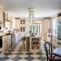 Holly Thompson Homes_web-version-of-kitchen-3