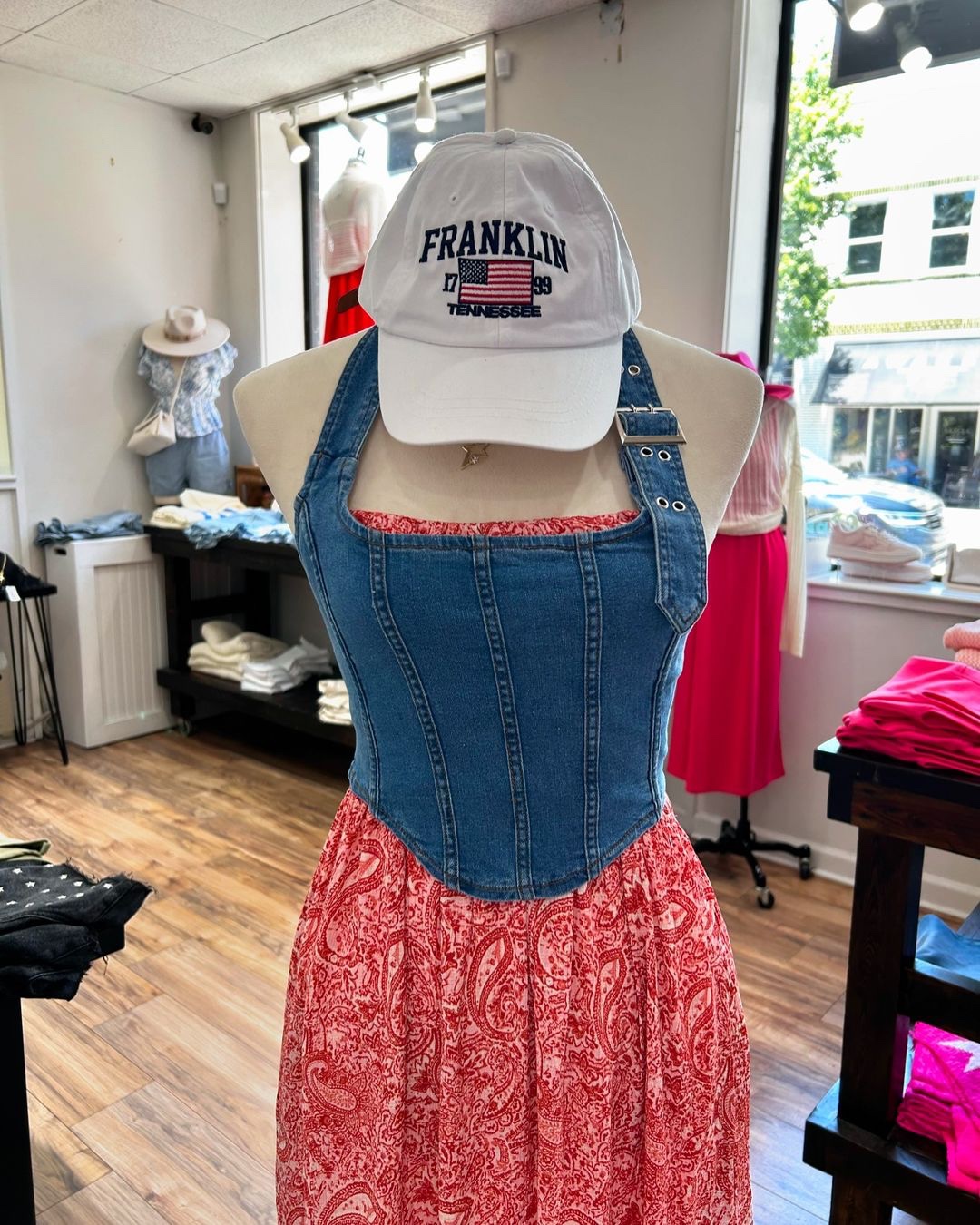 Finnleys Franklin, Tennessee Store, women's clothing, shoes and accessories.