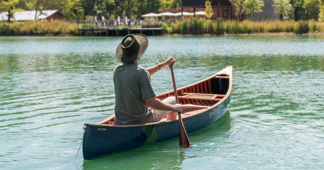 Southall Farm and Inn in Franklin, Tennessee offers canoeing and water sports.