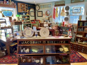 The Antique Store and More Historic Downtown Franklin, Tenn._Antiques & Collectibles.