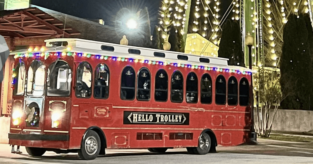 Franklin Holiday Lights Trolley Tour by Hello Trolley offers a festive experience through the holiday-lit streets of Franklin and Williamson County,Tennessee.