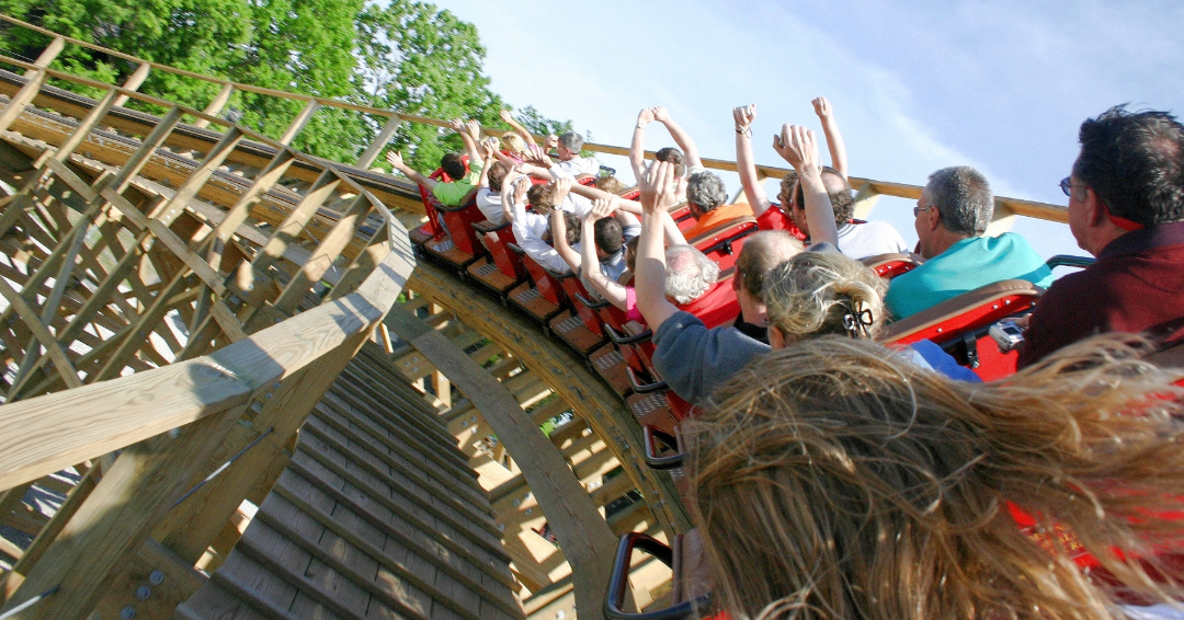 Beech Bend Park & Splash Lagoon amusement park in Bowling Green, Kentucky features over 40 rides, the Kentucky Rumbler, Splash Lagoon's water slides, a lazy river, a wave pool, and more!