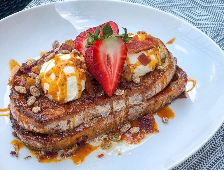 etch-Franklin-TN-Restaurant-Brunch_Rhubarb-jam-stuffed-french-toast.