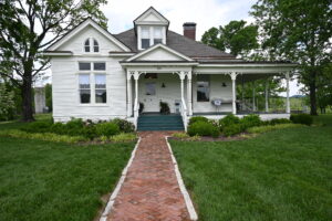 Hayes House Front Yard Franklin Tn Harlinsdale