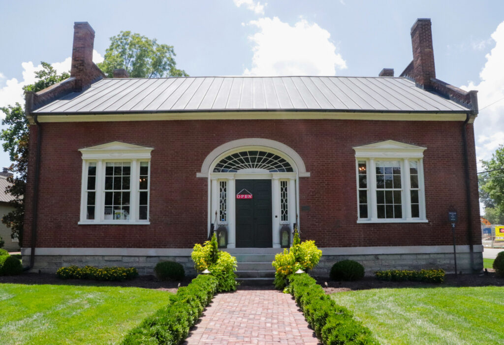 Gallery 202 in downtown Franklin, TN_Art Galleries Williamson County.