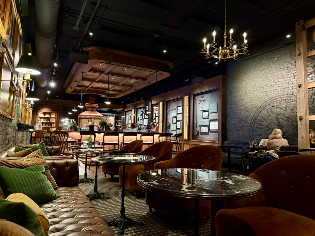 Nightlife in Franklin, TN: Bars, Entertainment, & Late Night Eats