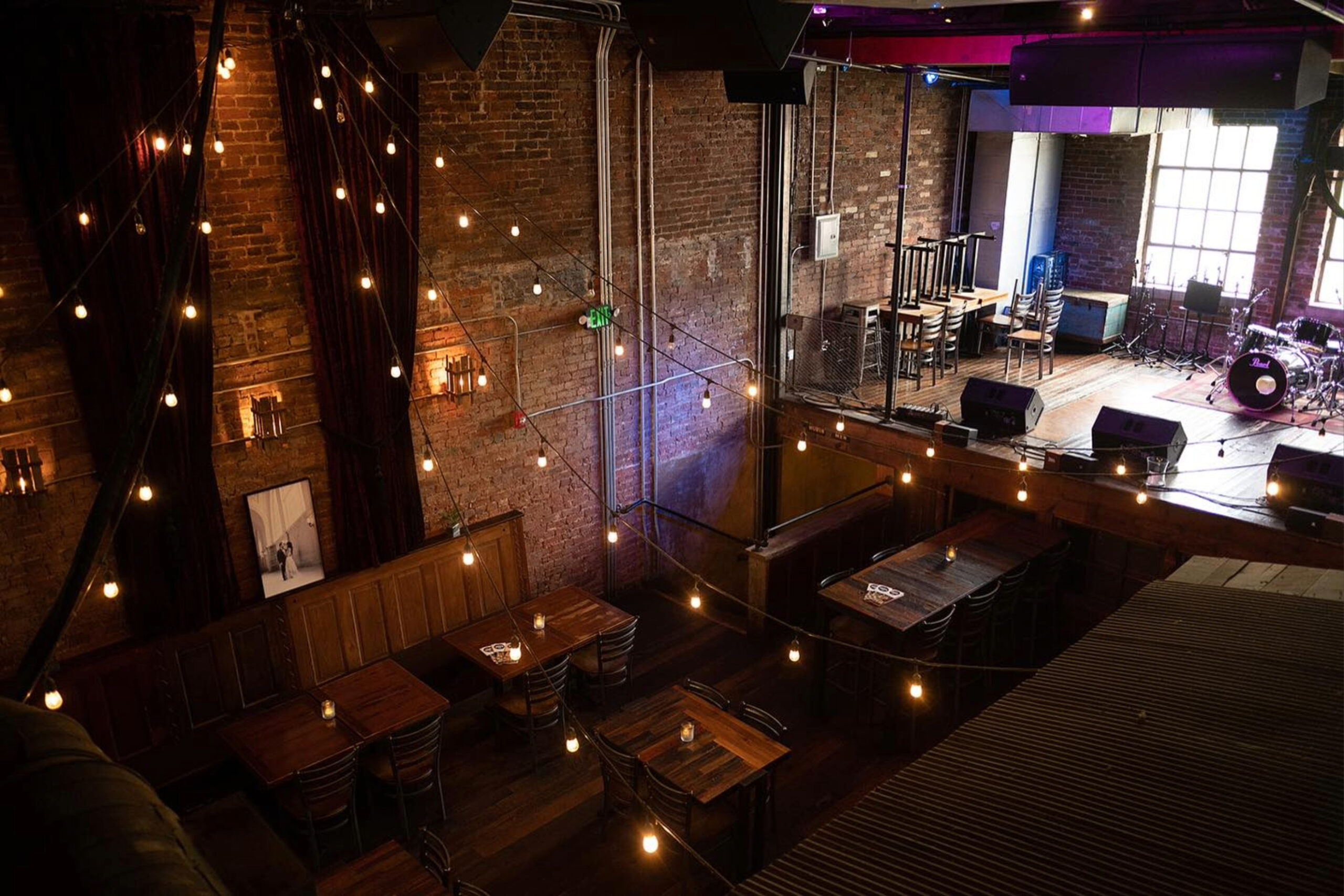 Grays on Main in downtown Franklin, TN offers nightlife with live music, bars with craft cocktails and more, and delicious food.