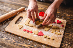 Romantic date ideas and event for Valentine's Day in Franklin, TN and Williamson County, cooking classes and baking heart and love cookies.