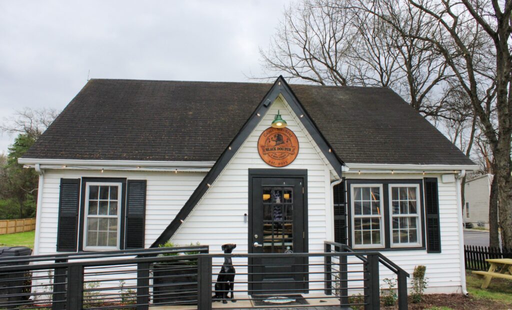 Black Dog Pub & Music Lounge in Franklin, Tennessee, a place for friends, families, and dogs to gather and enjoy food, drinks, and live music
