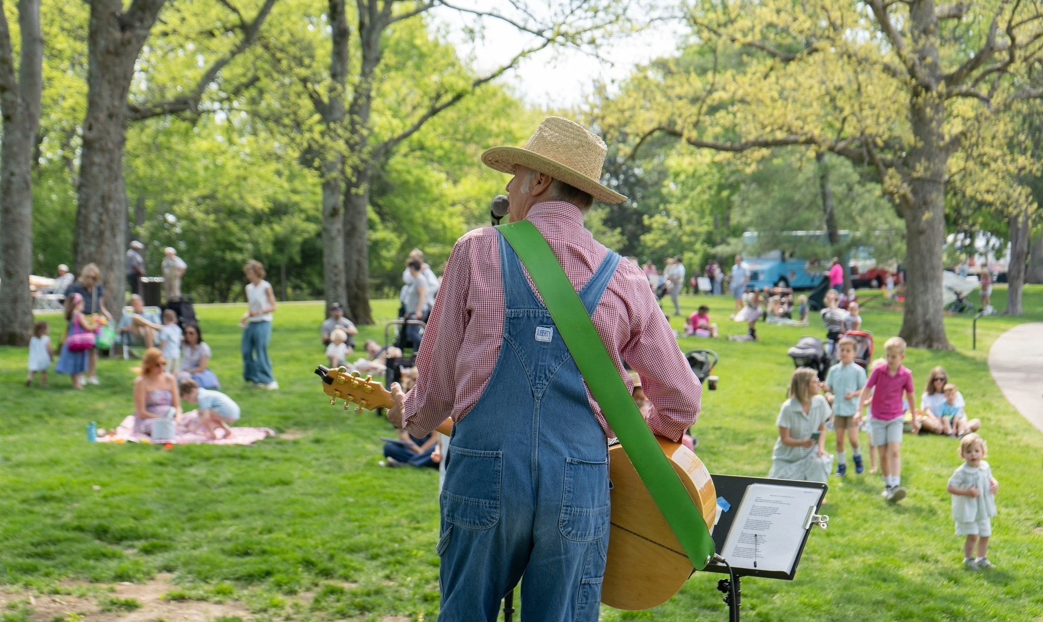 Cheekwood Art Hop and large Easter Egg hunts in Nashville, TN.