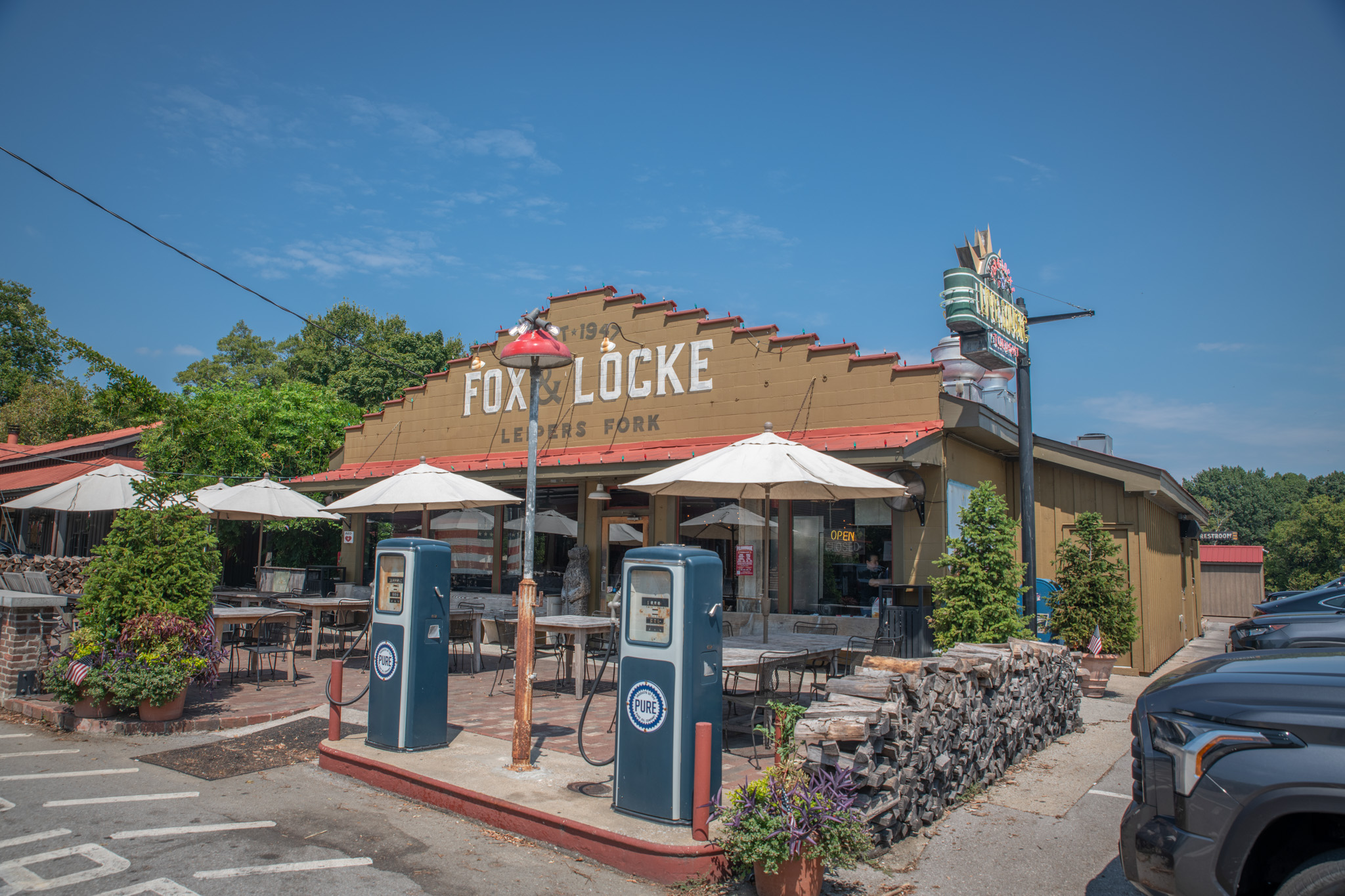 Fox & Locke Leipers Fork TN-Restaurant, Bar and Live Music
