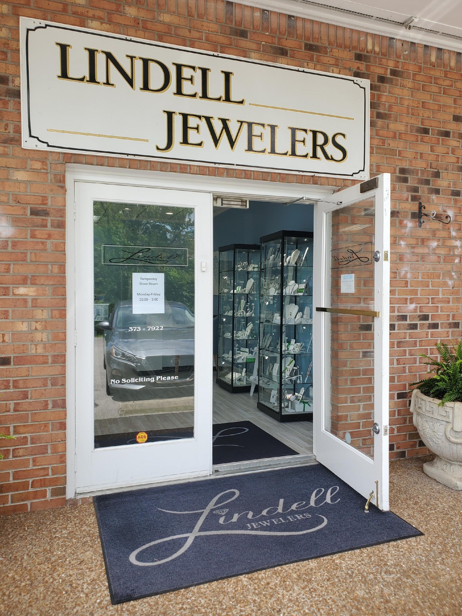 Lindell Jewelers & Appraisers in Brentwood, Tennessee_Storefront.