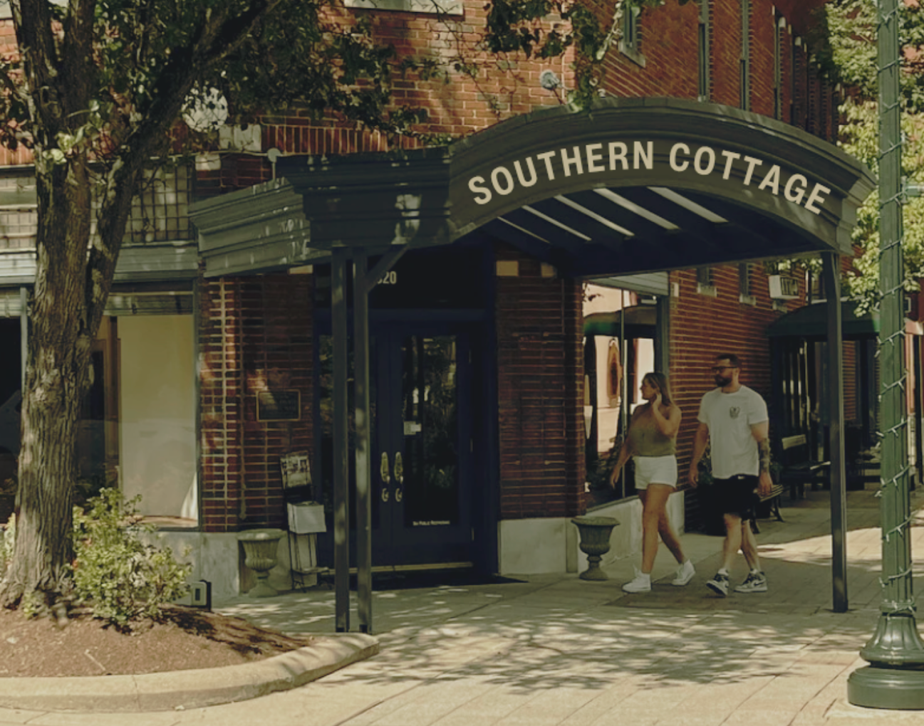 Southern Cottage, Downtown Franklin, Tennessee boutique storefront exterior on Main Street