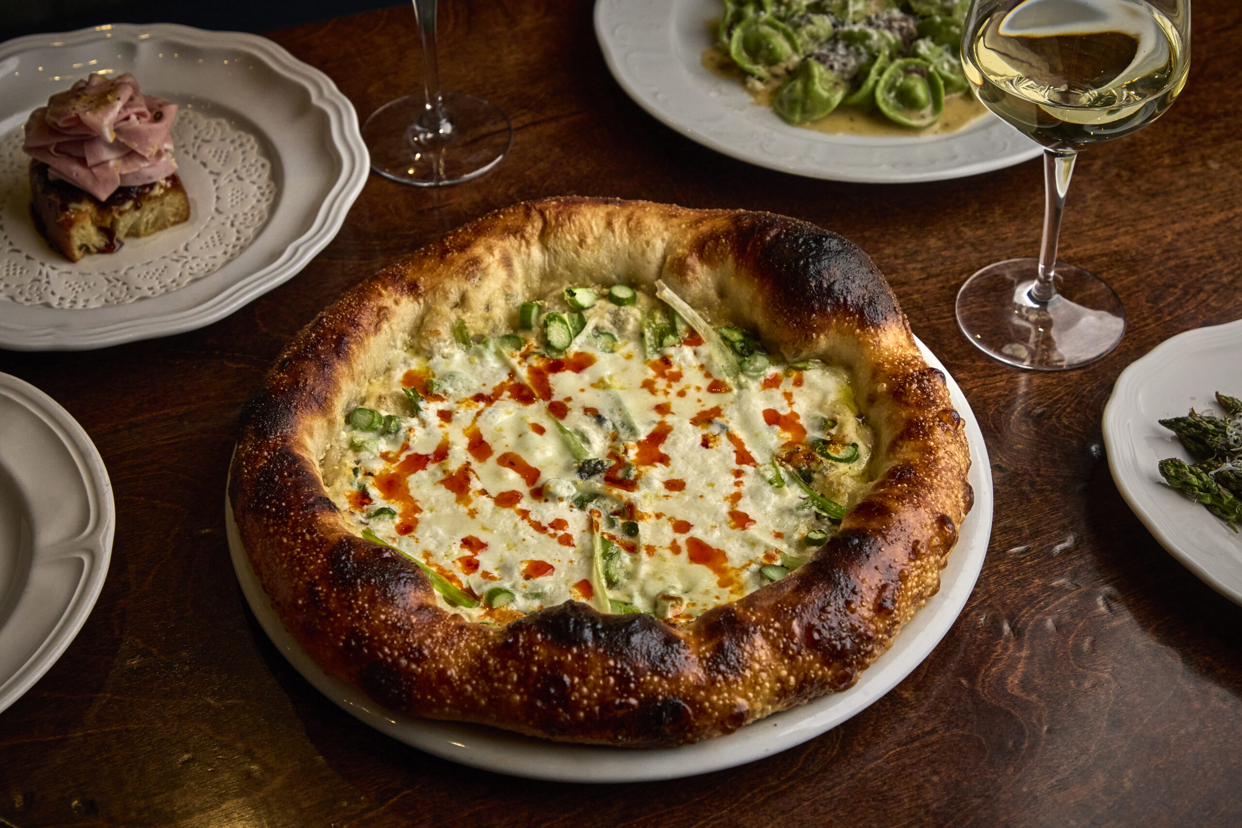 Alla Vita Italian Eatery-Restaurant in Nashville, TN, Wedgewood-Houston - WeHo, by award-winning Chef Lee Wolen of Michelin-starred Bok, pizza and Italian foods..