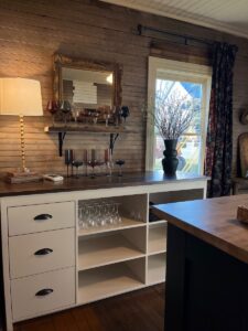 Franklin Tennessee Crown Winery Leipers Fork rustic indoor bar where guests enjoy wine tastings and flights