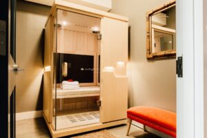 Pure Sweat + Float Studio in Brentwood, Tn combines infrared sauna therapy, cold plunge sessions, and float therapy in one wellness destination.