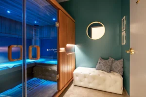 sēk Sauna Studio in Franklin, Cool Springs offers infrared sauna pods, an infrared sauna cabin, red and blue light therapy, pressotherapy, and cold plunge sessions.