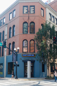 Puckett's Restaurant Nashville, TN exterior.